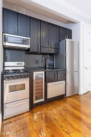Main picture of 233 E 29th St