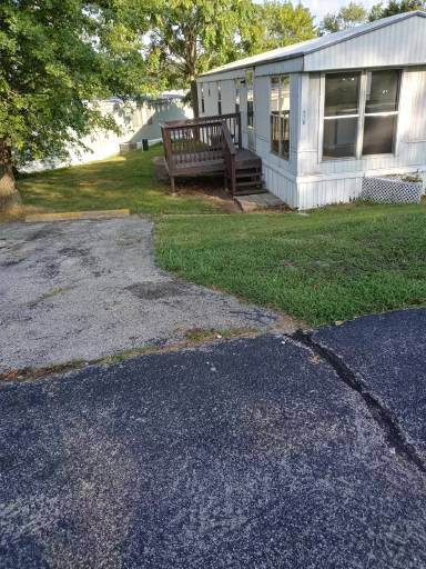 Main picture of 423 Golden Acres Dr