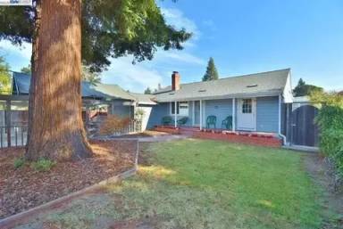 Main picture of 21984 Redwood Rd