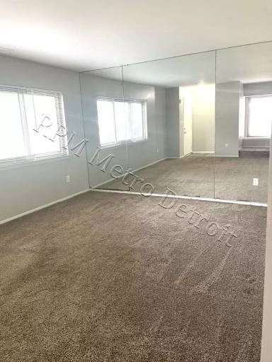 Main picture of 23560 Lahser Rd