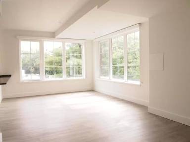 Main picture of 7 Creek Dr