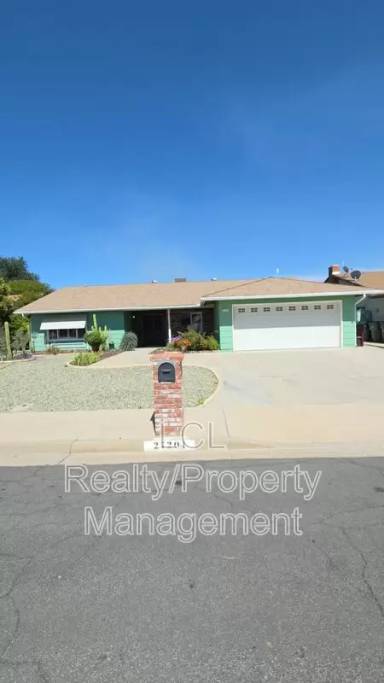 Main picture of 27204 Stark St