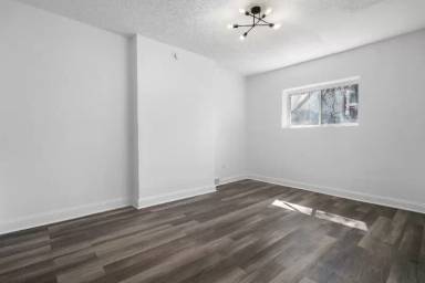Main picture of 908 Bryn Mawr Rd