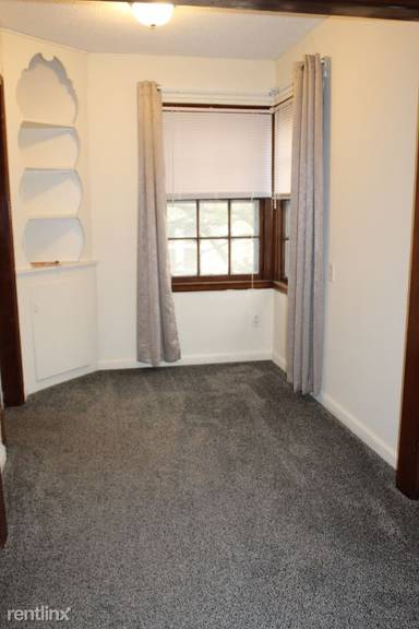 Main picture of 207 E 11th St