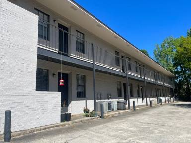 Main picture of 354 W Glenn Ave
