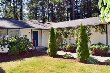 Main picture of 13315 97th Ave NW