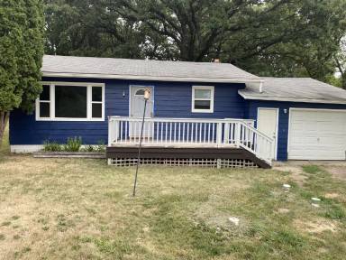 Main picture of 1319 W Alcott Ave