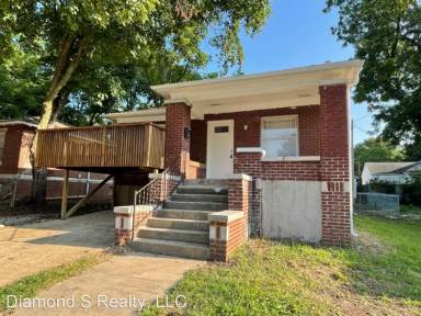 Main picture of 1015 E Loren St
