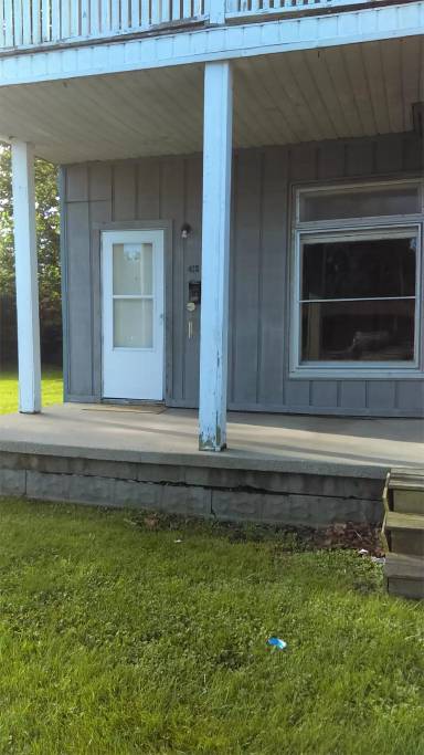 Main picture of 403 1/2 W Sycamore St