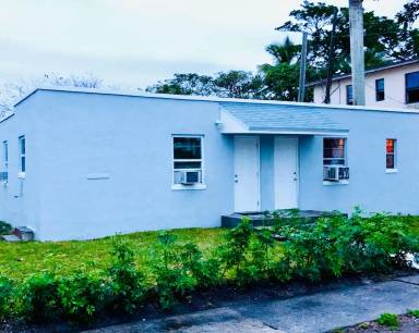 Main picture of 12215 Lakeshore Dr