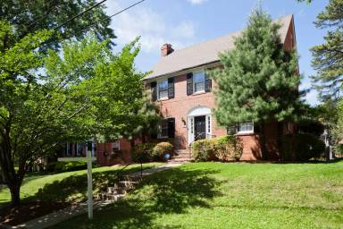 Main picture of 1667 Primrose Rd NW