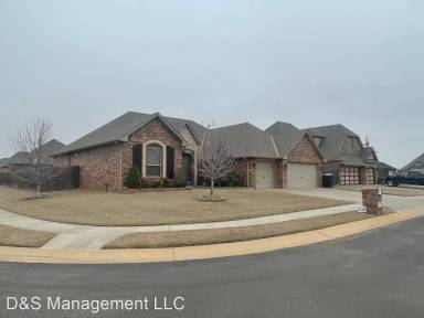 Main picture of 4713 SW 129th St