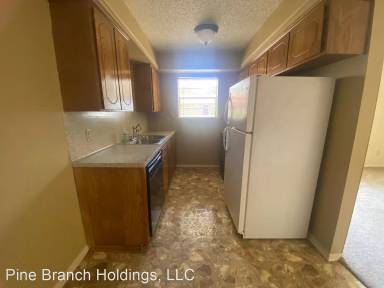 Main picture of 243 Lawrence Rd