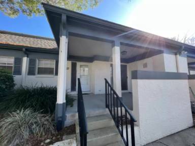 Main picture of 1327 N McMullen Booth Rd