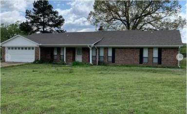 Main picture of 9200 Rogers Ave