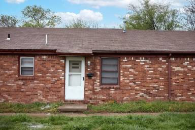 Main picture of 1832 S Hiram St