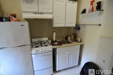 Main picture of 15 Bay State Rd