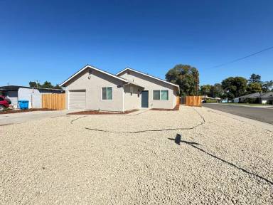 Main picture of 1427 Youngs Ln