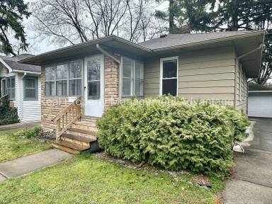 Main picture of 611 Oakland Ave