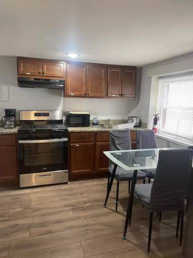 Main picture of 4926 W Medill Ave
