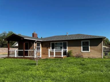 Main picture of 447 Grand Ave