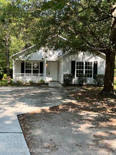 Main picture of 312 Charter Dr