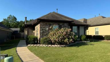 Main picture of 85 Laurel Pl