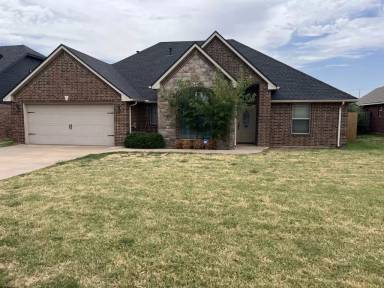 Main picture of 1323 Saddle Rock Dr