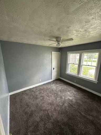 Main picture of 741 S Lake St
