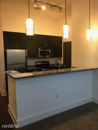 Main picture of 728 N Orange Ave