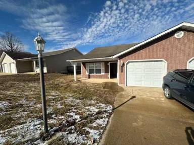 Main picture of 16845 Huntington