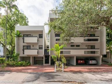 Main picture of 400 University Dr