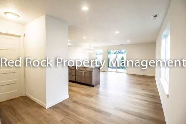 Main picture of 1504 N Michigan Ln