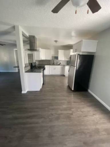 Main picture of 10632 Western Ave