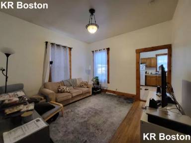 Main picture of 10-12 Higgins St