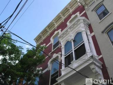 Main picture of 146 Lancaster St