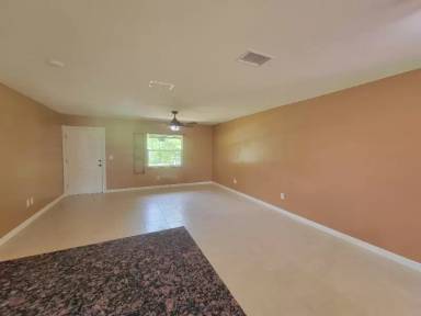 Main picture of 432 SE Whitmore Dr