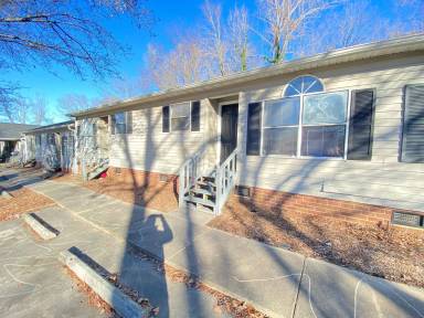 Main picture of 1300 Old Concord Rd