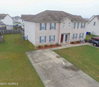 Main picture of 400 S Square Dr