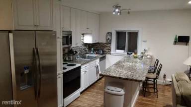 Main picture of 386 E 8th St