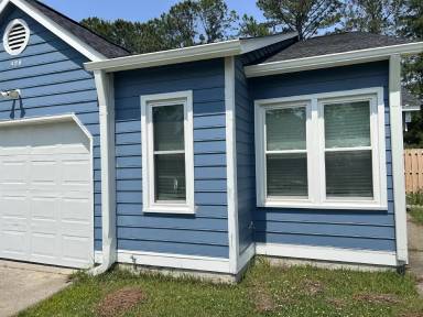 Main picture of 498 Hemlock Dr