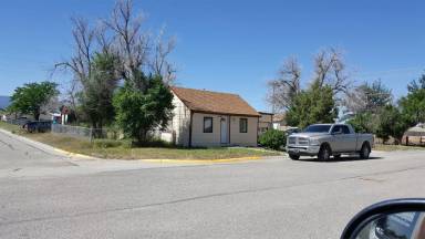 Main picture of 319 1st St