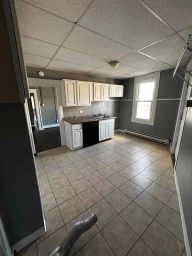 Main picture of 552 Main St