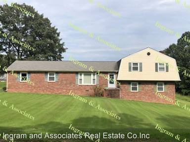 Main picture of 1715 Davis Ln