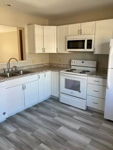 Main picture of 215 Louis Ave