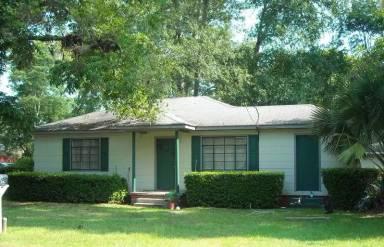 Main picture of 208 Gordon St