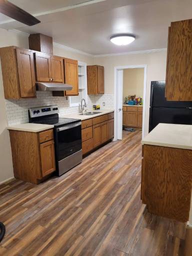 Main picture of 6882 Church St