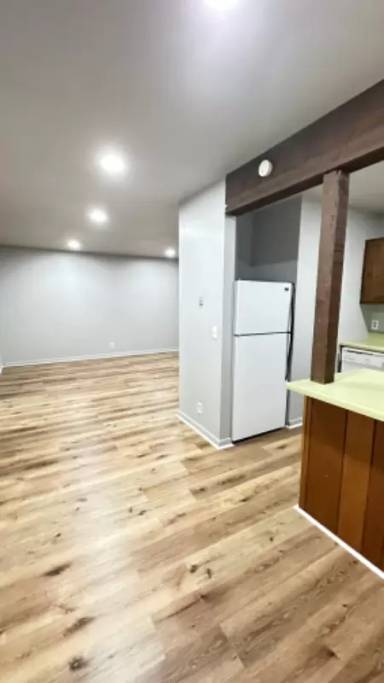Main picture of 821 E Wayne Ave