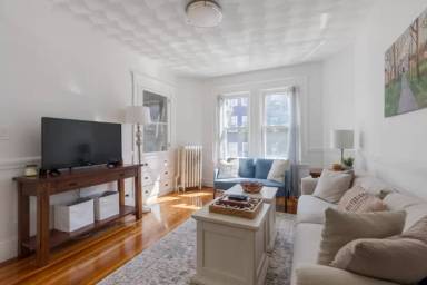 Main picture of 95 Beacon St