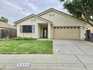 Main picture of 2330 Roualt St